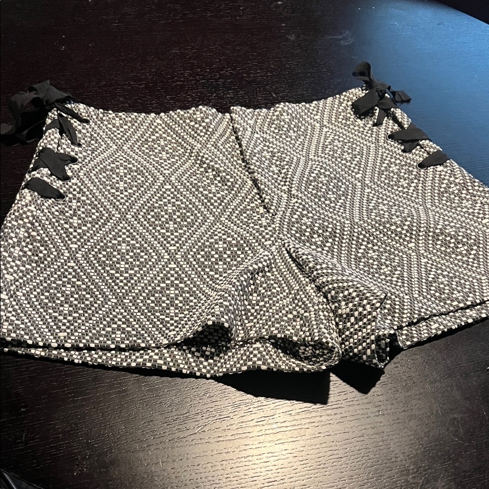 GAP shorts. Woman’s size 12. 4 inch length